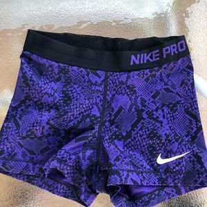 Nike pro